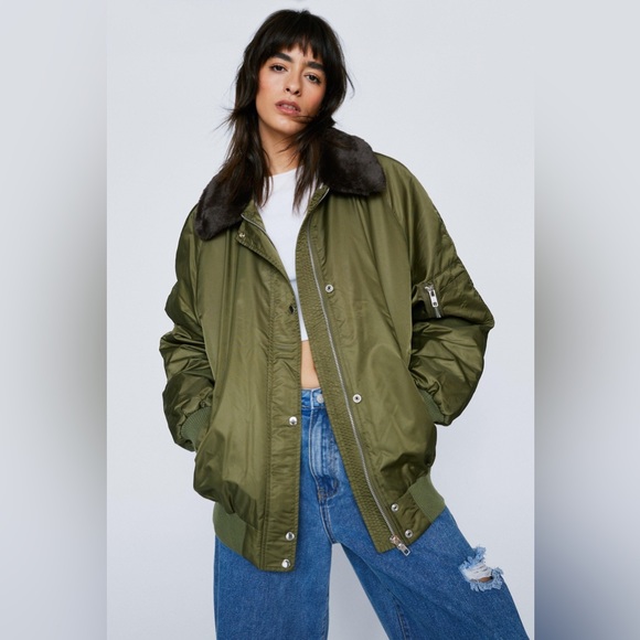 Nasty Gal - Faux fur collar oversized bomber jacket - Picture 1 of 4